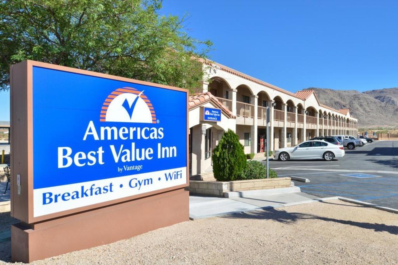 טוונטיניין פאלמס Starlight Inn & Suites Motel 29 Palms Joshua Tree National Park מראה חיצוני תמונה