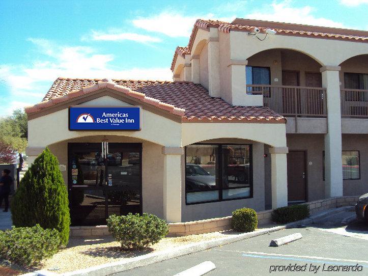 טוונטיניין פאלמס Starlight Inn & Suites Motel 29 Palms Joshua Tree National Park מראה חיצוני תמונה