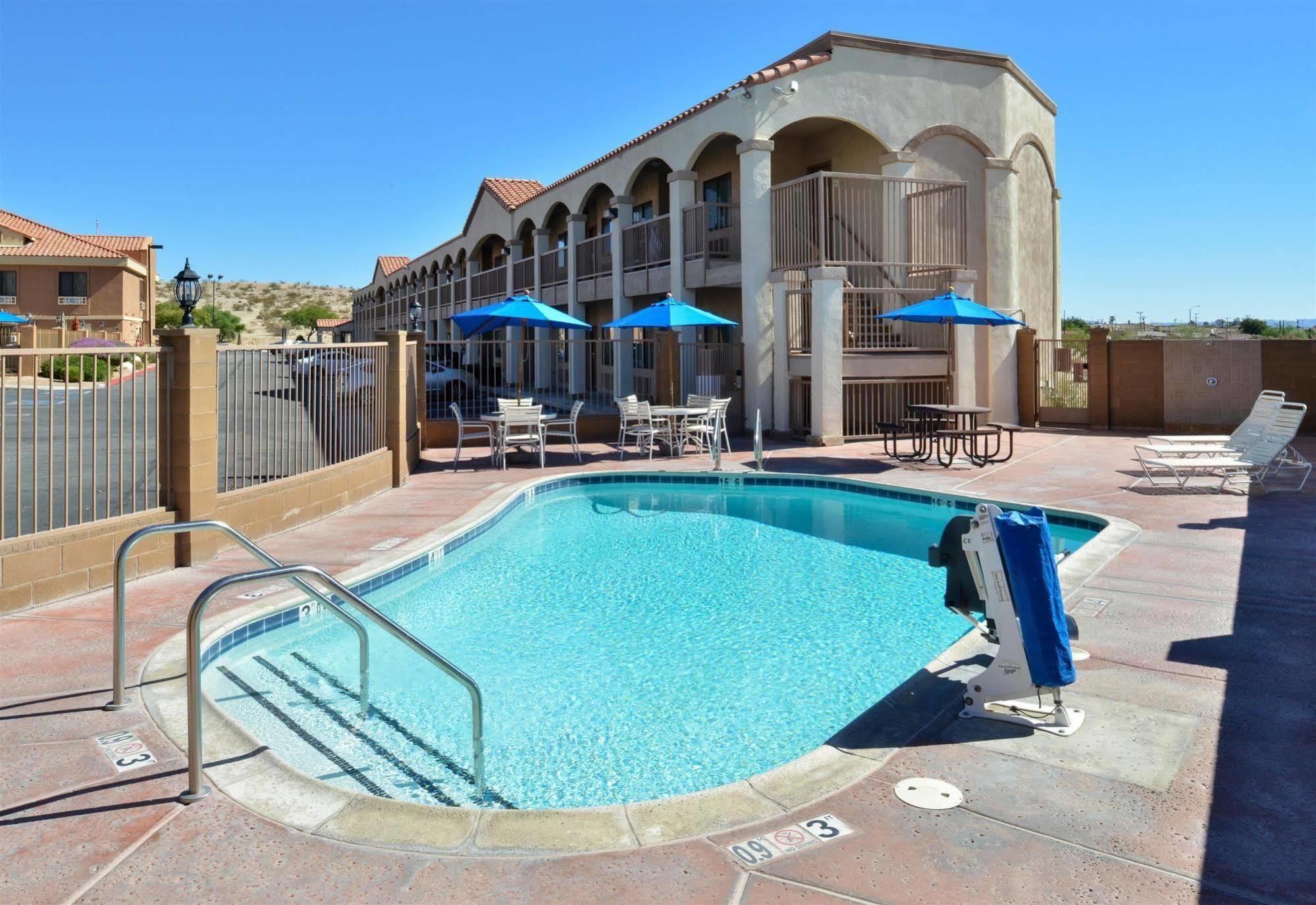 טוונטיניין פאלמס Starlight Inn & Suites Motel 29 Palms Joshua Tree National Park מראה חיצוני תמונה