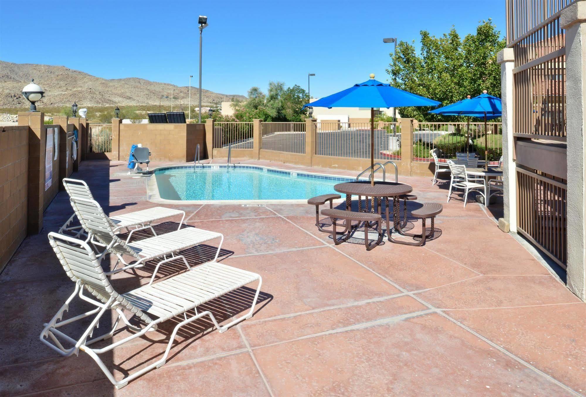 טוונטיניין פאלמס Starlight Inn & Suites Motel 29 Palms Joshua Tree National Park מראה חיצוני תמונה